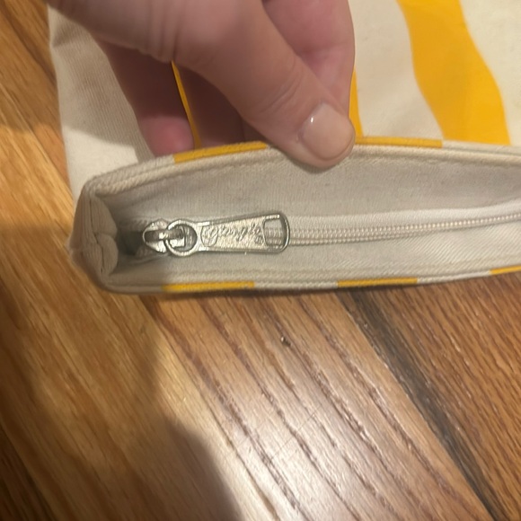 Giorgio Beverly Hills Yellow/White Striped Tote Bag - Picture 9 of 12